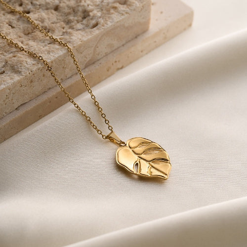 18K Gold Leaf & Flower Pendant Necklace